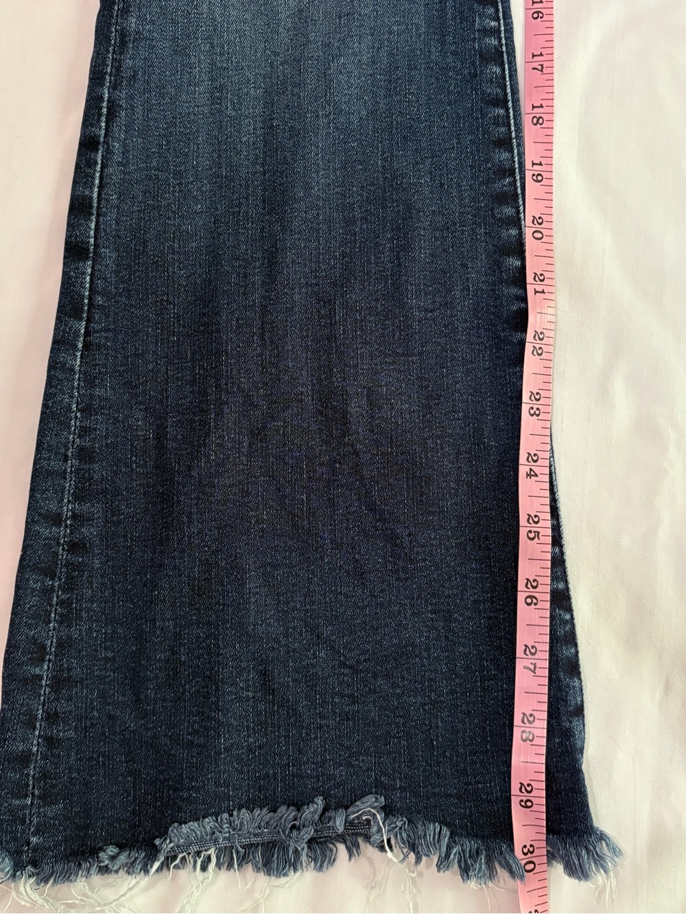 MOTHER The Weekender Fray Mid-Rise Flare Jeans in Mint Condition Medium Wash 28 - Picture 13 of 14